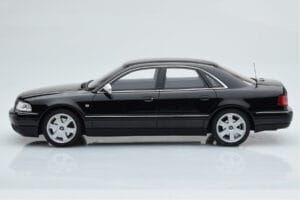 Audi S8 D2 Melns Otto 1:18 OT082 Sveķi — attēls 3 no 6