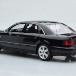 Audi S8 D2 Melns Otto 1:18 - image 5 of 6