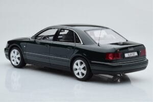 Audi S8 D2 Zaļš Otto 1:18 OT916 Sveķi — attēls 5 no 6