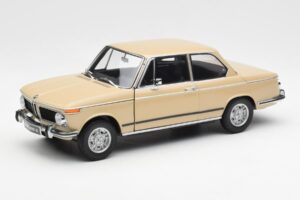 BMW 2002 Ti E10 Sahara Bēšs Kyosho 1:18