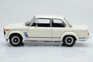 BMW 2002 Turbo Balts Kyosho 1:18 08544W Metāls — attēls 5 no 8