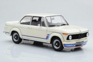 BMW 2002 Turbo Balts Kyosho 1:18 08544W Metāls — attēls 6 no 8