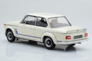 BMW 2002 Turbo Balts Kyosho 1:18 08544W Metāls — attēls 7 no 8
