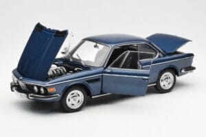 BMW 3.0 CSi E9 Zils Metalik AUTOart 1:18 70672 Metāls — attēls 2 no 8