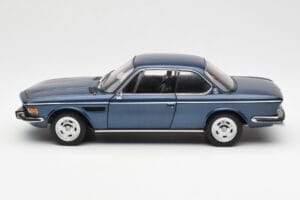 BMW 3.0 CSi E9 Zils Metalik AUTOart 1:18 70672 Metāls — attēls 4 no 8