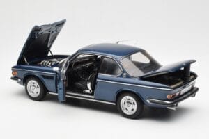 BMW 3.0 CSi E9 Zils Metalik AUTOart 1:18 70672 Metāls — attēls 5 no 8