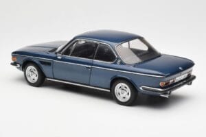 BMW 3.0 CSi E9 Zils Metalik AUTOart 1:18 70672 Metāls — attēls 7 no 8