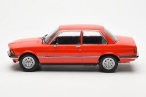 BMW 318 E21 Sarkans KK-Scale 1:18 KKDC180041 Metāls — attēls 3 no 6