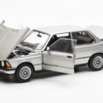 BMW 323i E21 Aspen Sudrabs AUTOart 1:18 - image 2 of 8