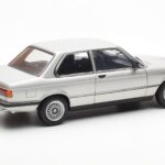 BMW 323i E21 Aspen Sudrabs AUTOart 1:18 - image 3 of 8
