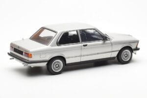 BMW 323i E21 Aspen Sudrabs AUTOart 1:18 80430433552 Metāls — attēls 3 no 8