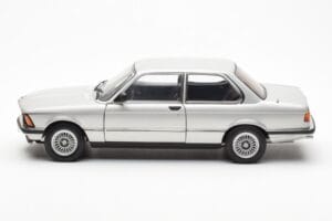 BMW 323i E21 Aspen Sudrabs AUTOart 1:18 80430433552 Metāls — attēls 4 no 8