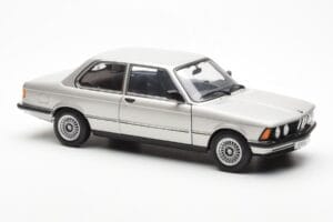 BMW 323i E21 Aspen Sudrabs AUTOart 1:18 80430433552 Metāls — attēls 6 no 8
