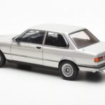 BMW 323i E21 Aspen Sudrabs AUTOart 1:18 - image 7 of 8