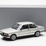 BMW 323i E21 Aspen Sudrabs AUTOart 1:18 - image 8 of 8