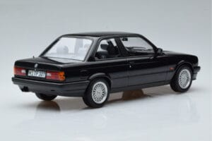 BMW 325i E30 Melns Norev 1:18 183203 Metāls — attēls 2 no 6