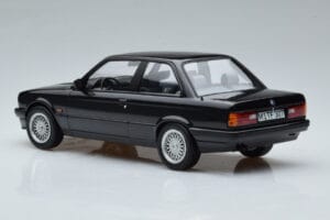 BMW 325i E30 Melns Norev 1:18 183203 Metāls — attēls 5 no 6
