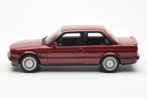 BMW 325i E30 Bordeaux Metallic Otto 1:18 OT102 Sveķi — attēls 3 no 6