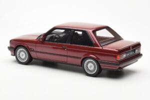 BMW 325i E30 Bordeaux Metallic Otto 1:18 OT102 Sveķi — attēls 5 no 6