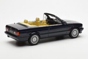 BMW 325i E30 Kabriolets Zils Otto 1:18 OT114 Sveķi — attēls 2 no 6
