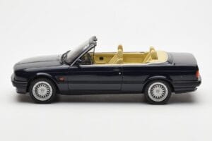 BMW 325i E30 Kabriolets Zils Otto 1:18 OT114 Sveķi — attēls 3 no 6