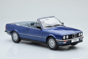 BMW 325i E30 Kabriolets Zils MCG 1:18 MCG18381 Metāls — attēls 3 no 5