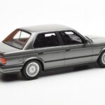 BMW 325i E30 Sedans Dolphin Pelēks Otto 1:18 - image 2 of 6
