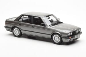 BMW 325i E30 Sedans Dolphin Pelēks Otto 1:18 OT819 Sveķi — attēls 4 no 6