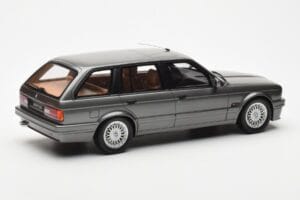BMW 325i E30 Touring Pelēks Otto 1:18 OT929 Sveķi — attēls 2 no 6