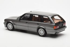 BMW 325i E30 Touring Pelēks Otto 1:18 OT929 Sveķi — attēls 5 no 6