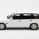 BMW 325i E30 Touring M Package Balts Otto 1:18 - image 3 of 5