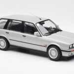 BMW 325i E30 Touring Sudrabs Norev 1:18 - image 4 of 6