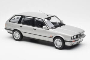 BMW 325i E30 Touring Sudrabs Norev 1:18 183216 Metāls — attēls 4 no 6