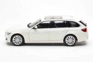 BMW 335i F31 Touring Alpine Balts Paragon 1:18 80432244242 Metāls — attēls 4 no 8