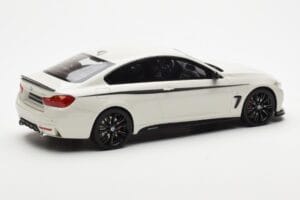 BMW 435i F32 M Performance Package Balts GT Spirit 1:18 GT710 Sveķi — attēls 2 no 6