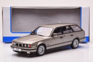 BMW 530i E34 Touring Pelēks Metaliks MCG 1:18 MCG18330 Metāls — attēls 6 no 6