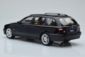 BMW 540 E39 Touring M Package Melns Otto 1:18 OT1013 Sveķi — attēls 5 no 6