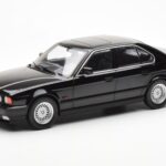 BMW 540i E34 Melns Metallic MCG 1:18