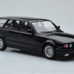 BMW 540i E34 Touring Melns Metaliks MCG 1:18 - image 4 of 6