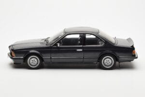 BMW 635 CSi E24 Diamant Melns Metaliks AUTOart 1:18 70521 Metāls — attēls 4 no 8