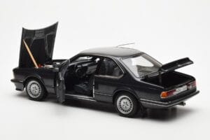 BMW 635 CSi E24 Diamant Melns Metaliks AUTOart 1:18 70521 Metāls — attēls 5 no 8
