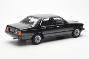 BMW 733i E23 Melns Metallic KK-Scale 1:18 KKDC180101 Metāls — attēls 2 no 6