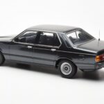 BMW 733i E23 Melns Metallic KK-Scale 1:18 - image 5 of 6
