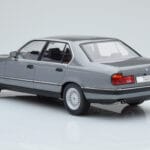BMW 7 Series E32 740i Sudrabs MCG 1:18 MCG18161 Metāls - image 4 of 5