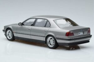 BMW 7 Series E38 750iL Otto 1:18 OT952 Sveķi — attēls 5 no 6