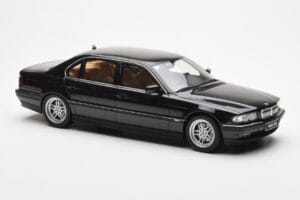 BMW 750iL E38 Melns Otto 1:18 OT609 Sveķi — attēls 4 no 6
