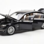 BMW 750Li F02 Facelift Carbon Melns Kyosho 1:18 - image 2 of 8