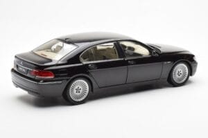 BMW 760Li E66 Melns Kyosho 1:18 08572BK Metāls — attēls 3 no 9