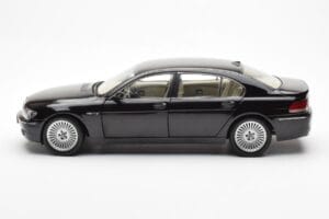 BMW 760Li E66 Melns Kyosho 1:18 08572BK Metāls — attēls 4 no 9