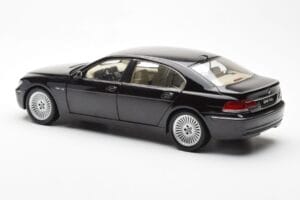 BMW 760Li E66 Melns Kyosho 1:18 08572BK Metāls — attēls 7 no 9